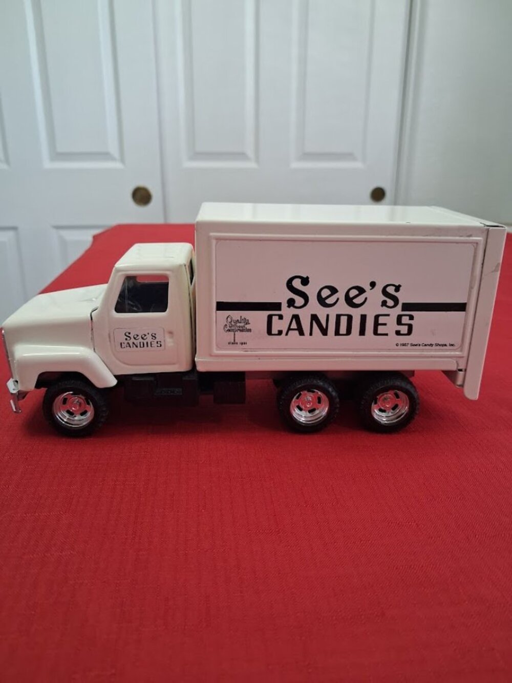See's Candies 10" White with Black Lettering Diecast Delivery Truck